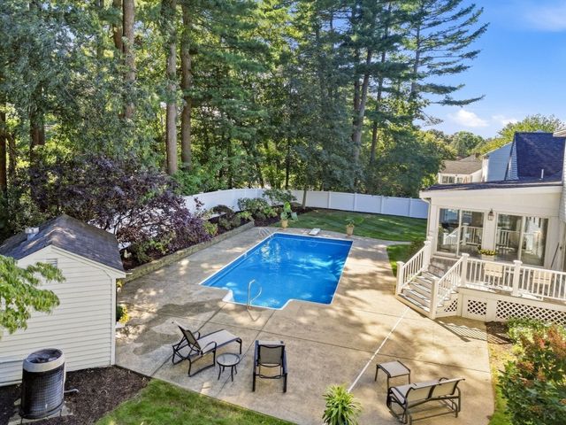 9 Peterson Rd, Peabody, MA 01960