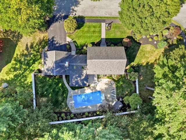 9 Peterson Rd, Peabody, MA 01960