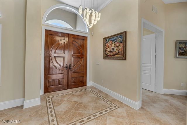 1015 Tivoli DR, Naples, FL 34104