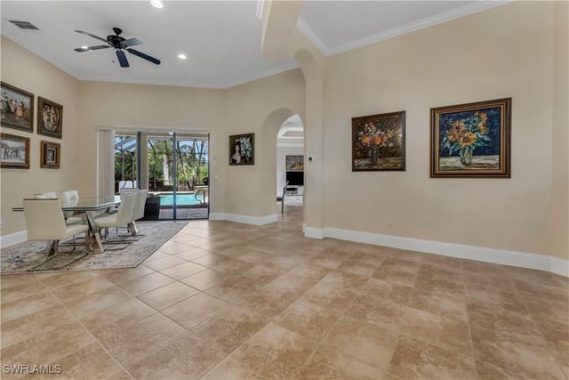 1015 Tivoli DR, Naples, FL 34104