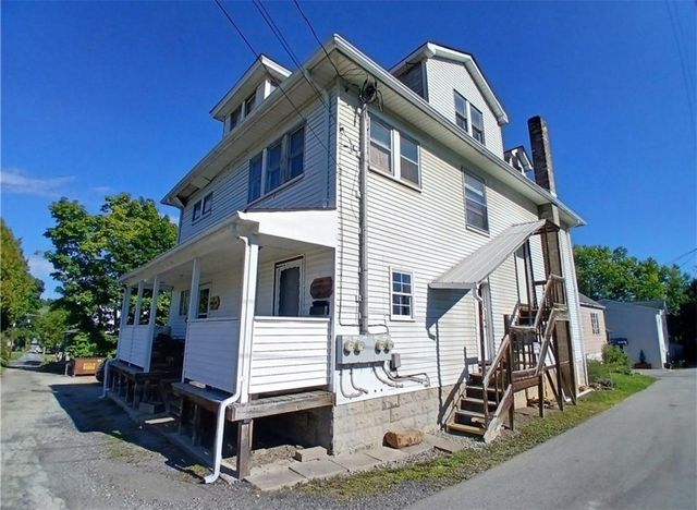 102 N Hickory Alley, Ligonier Boro, PA 15658