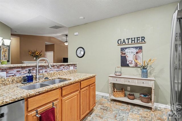 16627 Timber Crossing Road, Charlotte, NC 28213