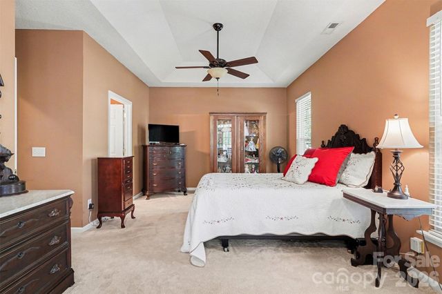 16627 Timber Crossing Road, Charlotte, NC 28213