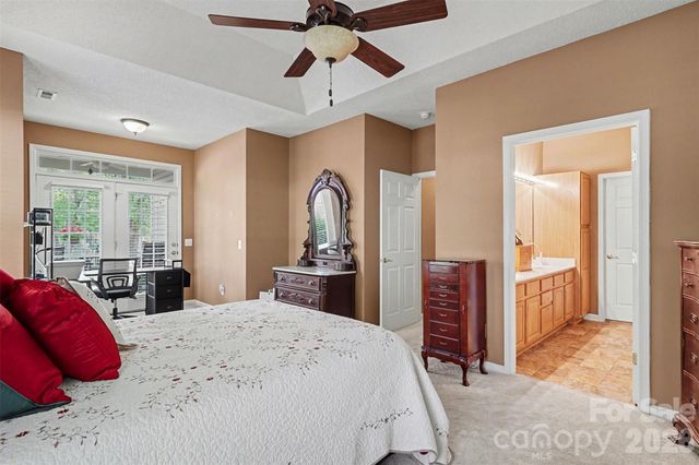 16627 Timber Crossing Road, Charlotte, NC 28213