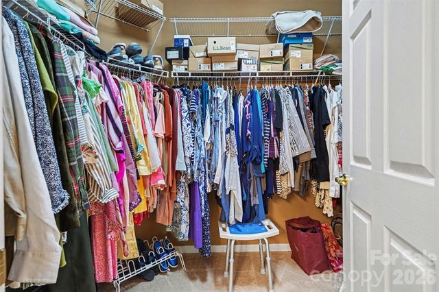 16627 Timber Crossing Road, Charlotte, NC 28213