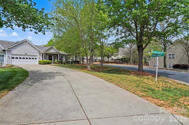16627 Timber Crossing Road, Charlotte, NC 28213