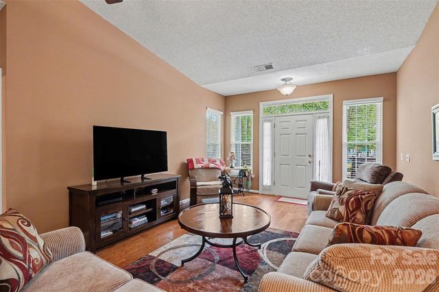 16627 Timber Crossing Road, Charlotte, NC 28213