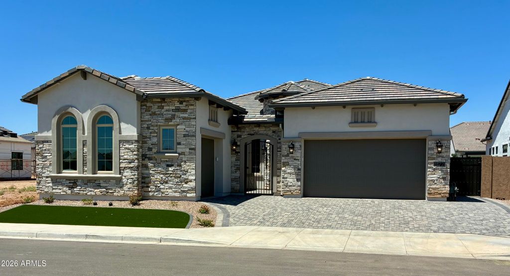 1071 E PEACH TREE Drive, Chandler, AZ 85249 — exterior