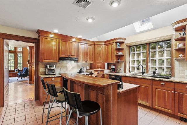 6 Beatty Ln, Easton, MA 02375