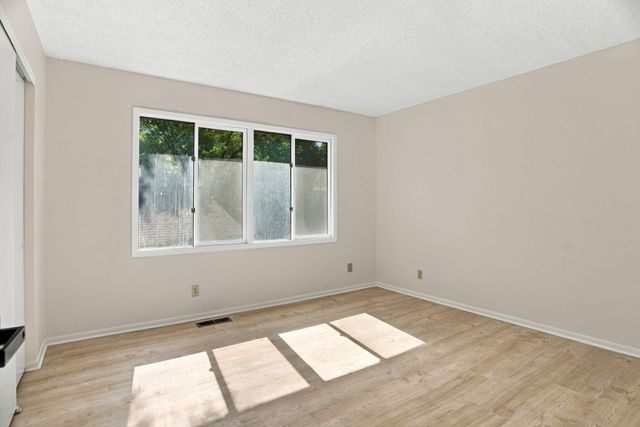 243 W Eagle Lake Drive, Maple Grove, MN 55369