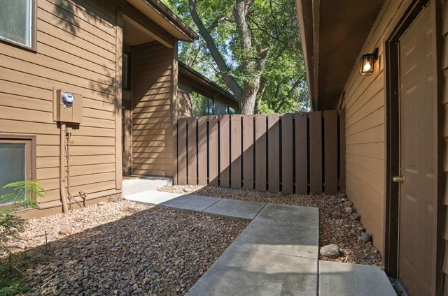 243 W Eagle Lake Drive, Maple Grove, MN 55369