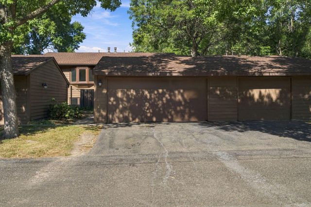 243 W Eagle Lake Drive, Maple Grove, MN 55369