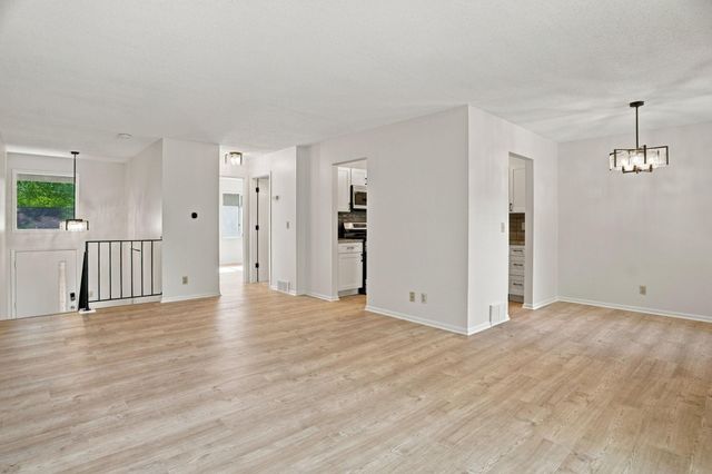 243 W Eagle Lake Drive, Maple Grove, MN 55369