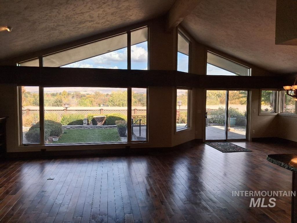 3306 W Hillcrest Lane, Boise, ID 83705 photo 4