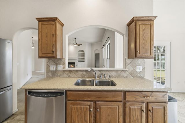 309 Heritage Hills DR, Fredericksburg, TX 78624