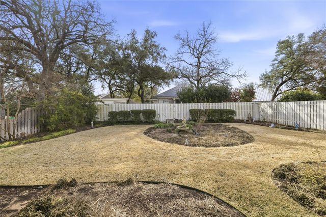 309 Heritage Hills DR, Fredericksburg, TX 78624