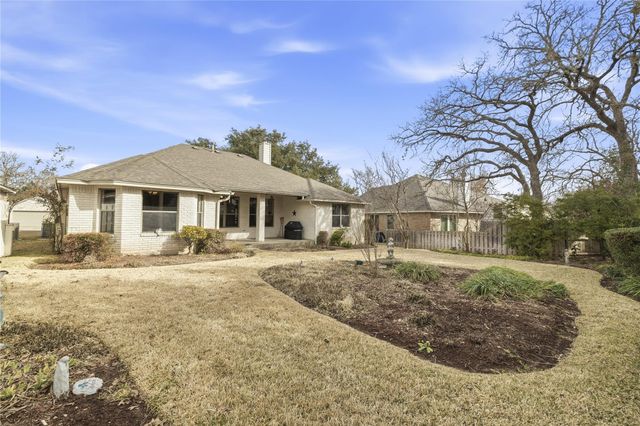 309 Heritage Hills DR, Fredericksburg, TX 78624