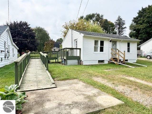 117 Holiday, Alma, MI 48801