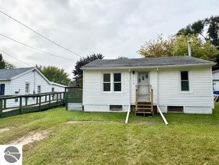 117 Holiday, Alma, MI 48801