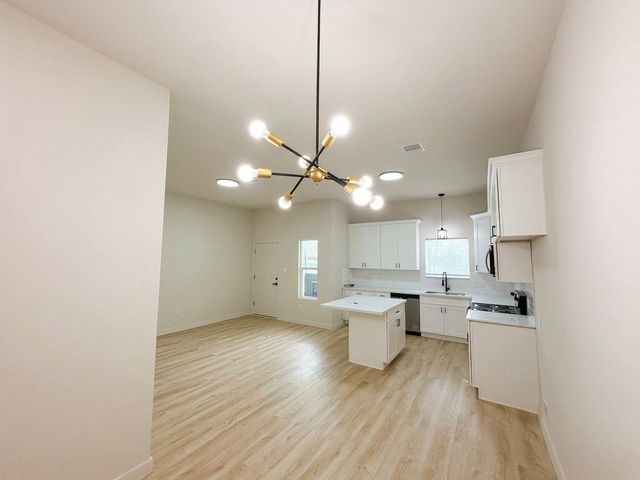 326 Clearwater A-B Street, Houston, TX 77029