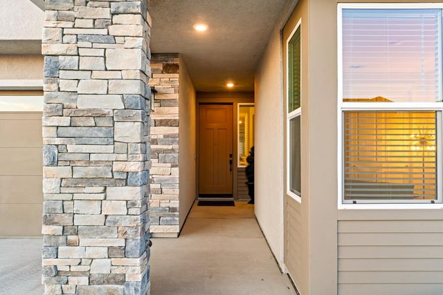 903 Caprock Ln, Bickford Ranch, CA 95648