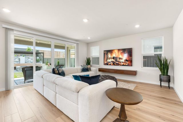 903 Caprock Ln, Bickford Ranch, CA 95648