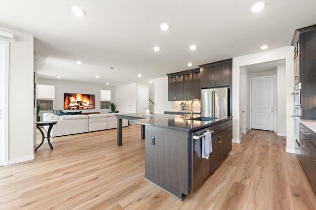 903 Caprock Ln, Bickford Ranch, CA 95648