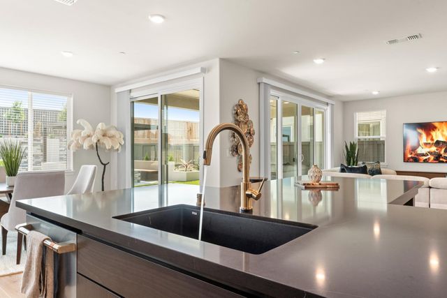 903 Caprock Ln, Bickford Ranch, CA 95648