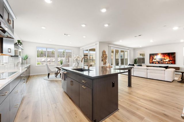 903 Caprock Ln, Bickford Ranch, CA 95648
