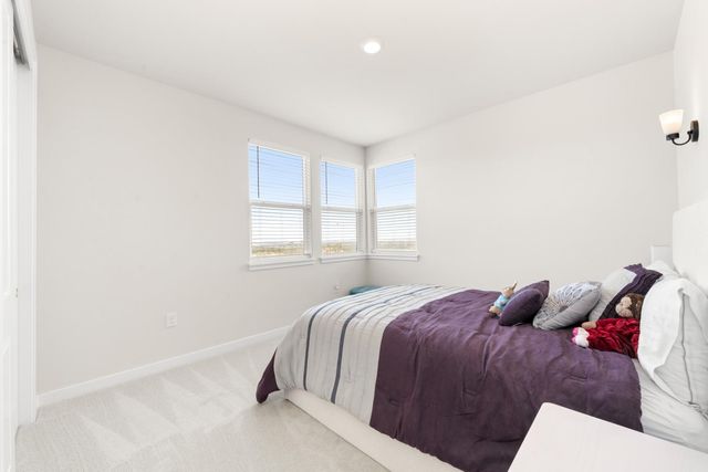 903 Caprock Ln, Bickford Ranch, CA 95648