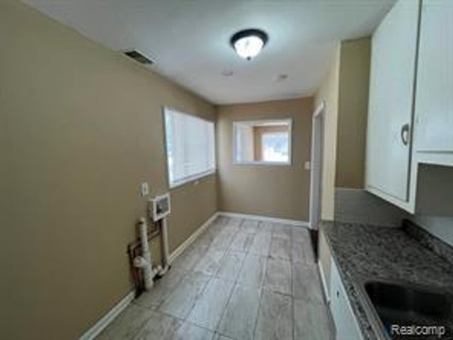 11123 Hudson Avenue, Warren, MI 48089