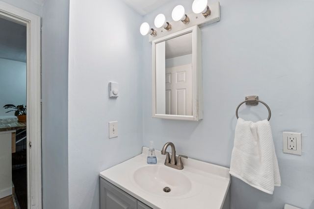 584 Chestnut Hill Road, Farmington, NH 03835