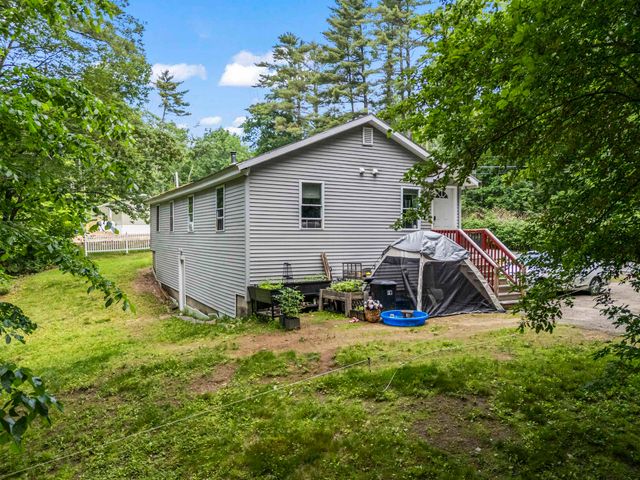 584 Chestnut Hill Road, Farmington, NH 03835