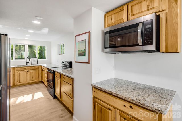 21 Oak Hill Drive, Asheville, NC 28806