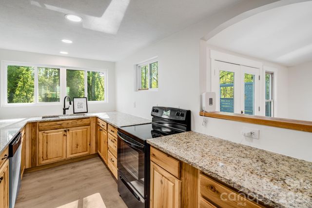 21 Oak Hill Drive, Asheville, NC 28806