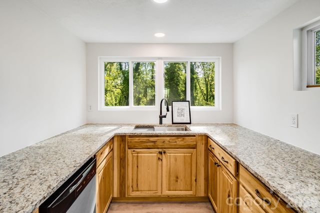 21 Oak Hill Drive, Asheville, NC 28806
