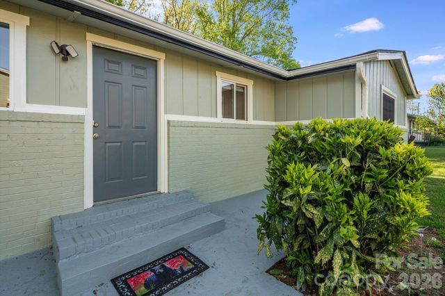 21 Oak Hill Drive, Asheville, NC 28806