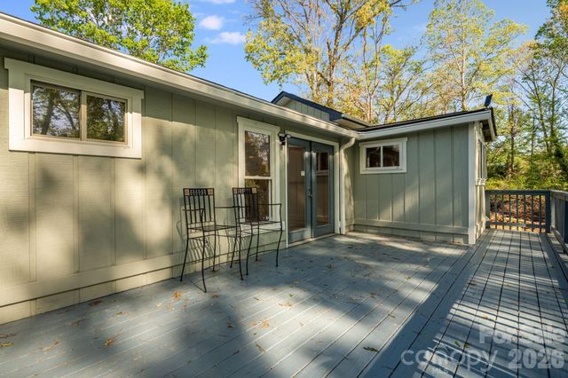 21 Oak Hill Drive, Asheville, NC 28806