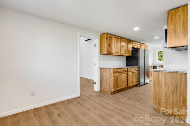 21 Oak Hill Drive, Asheville, NC 28806