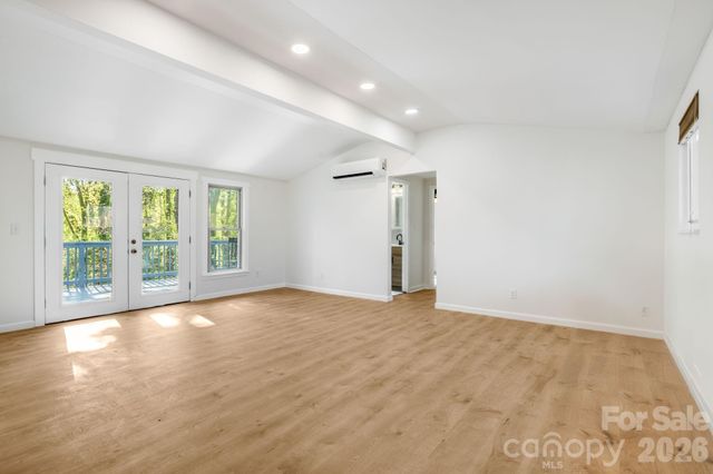 21 Oak Hill Drive, Asheville, NC 28806