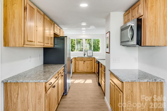 21 Oak Hill Drive, Asheville, NC 28806