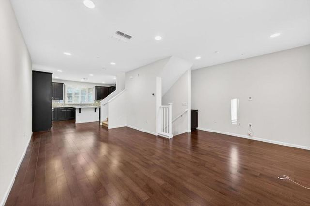 890 White Moonstone Loop, San Jose, CA 95123