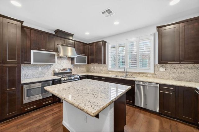 890 White Moonstone Loop, San Jose, CA 95123