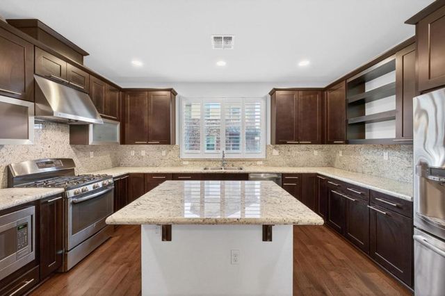 890 White Moonstone Loop, San Jose, CA 95123