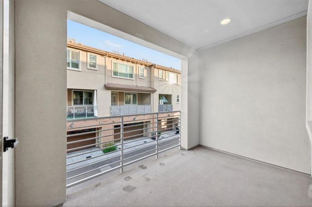 890 White Moonstone Loop, San Jose, CA 95123