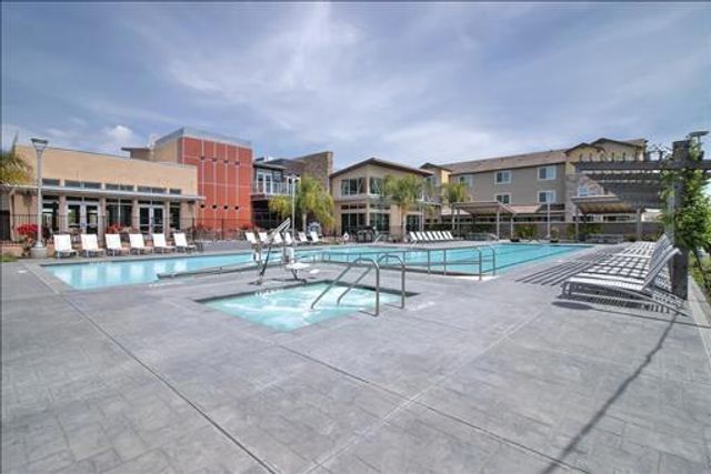 890 White Moonstone Loop, San Jose, CA 95123