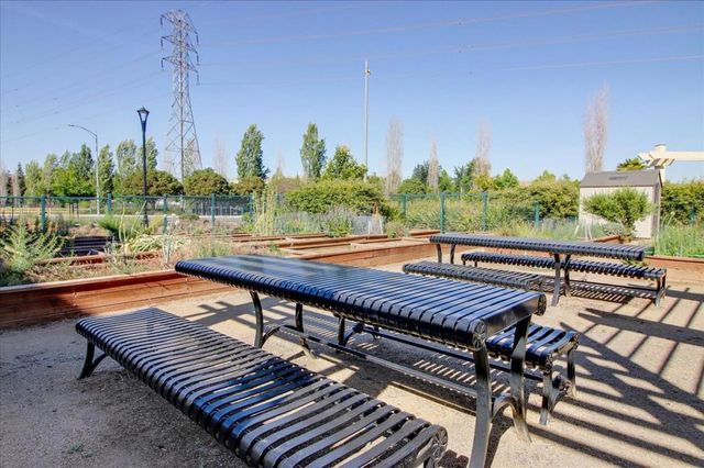 890 White Moonstone Loop, San Jose, CA 95123