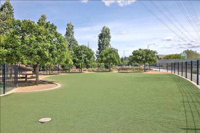 890 White Moonstone Loop, San Jose, CA 95123