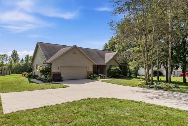 5061 Birchwood LANE, West Bend, WI 53095