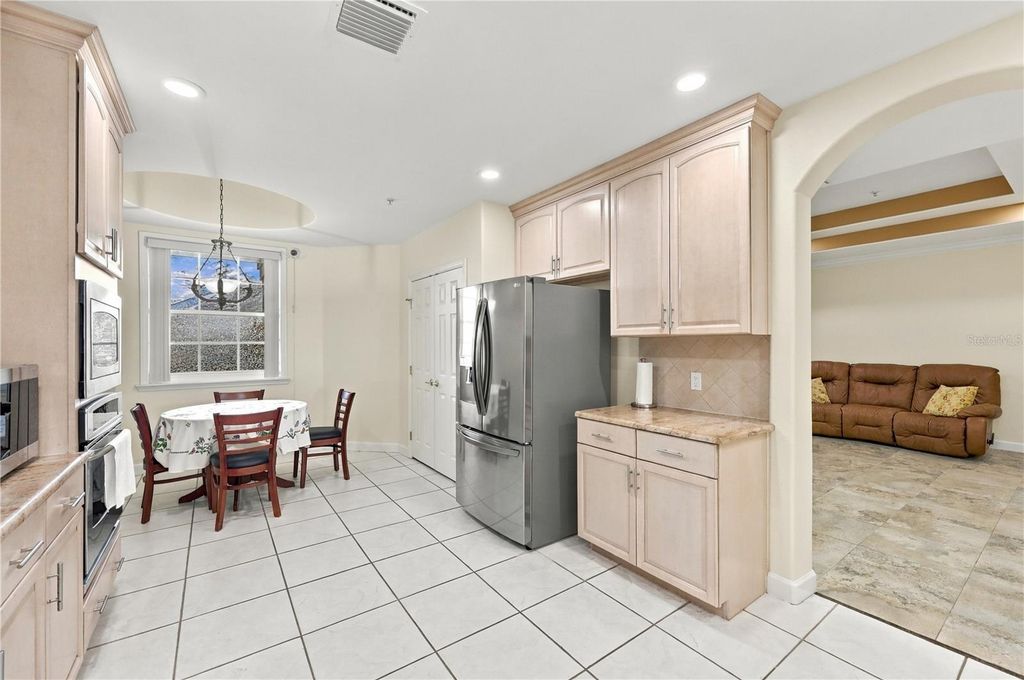 Image 15 of property listing at 8749 THE ESPLANADE 16, Orlando, FL 32836
